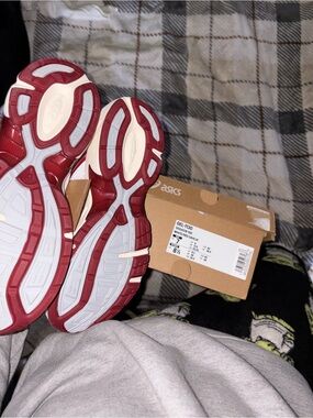Asics Sneakers in White and Red